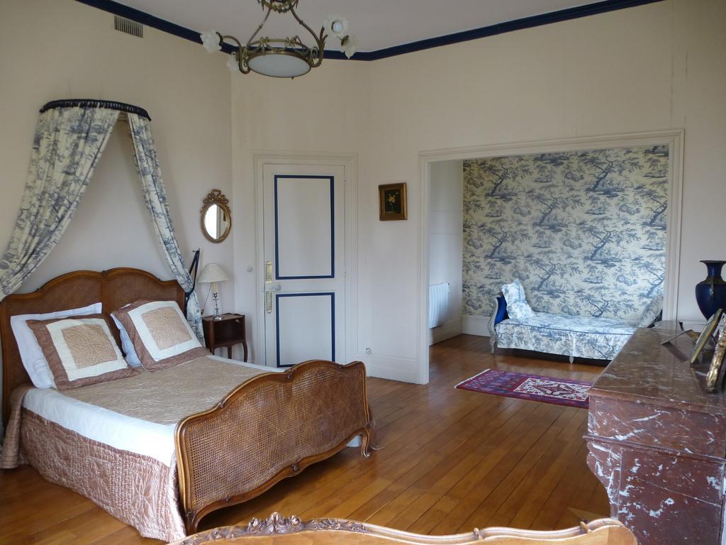 Chateau De La Voute Trôo Стая снимка